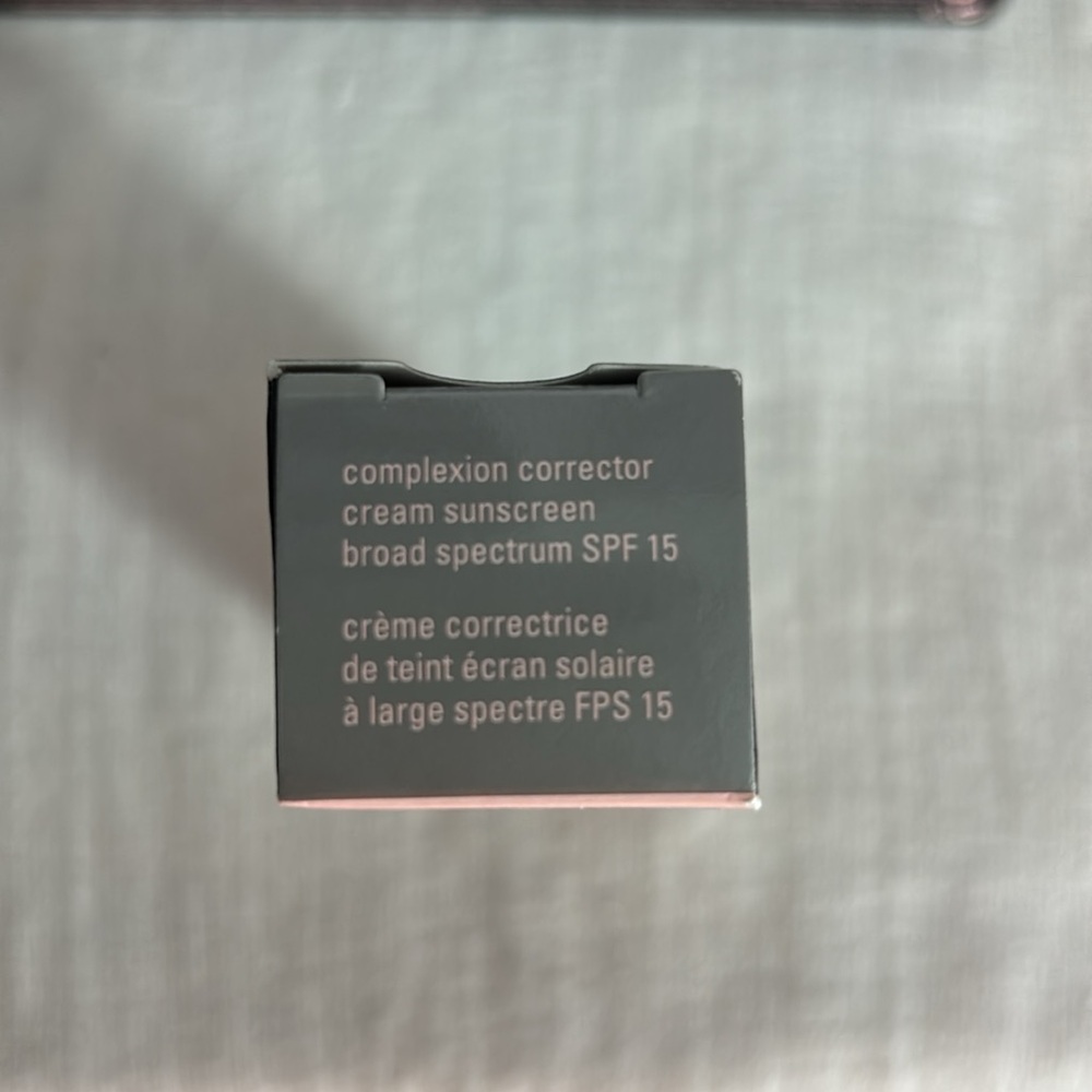 10/24 Very Light-Mary Kay CC Cream - Picture 5 of 6